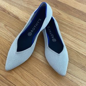 ROTHY’S| Light Grey Pointy Flats Size 9.5